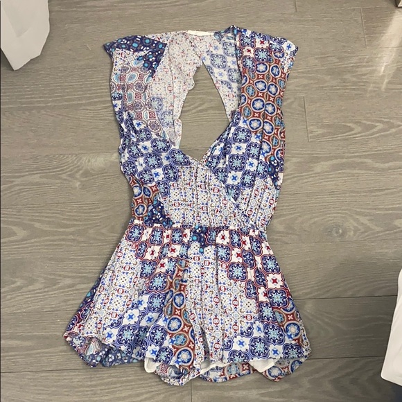 Oliviceous romper size small - Picture 2 of 5